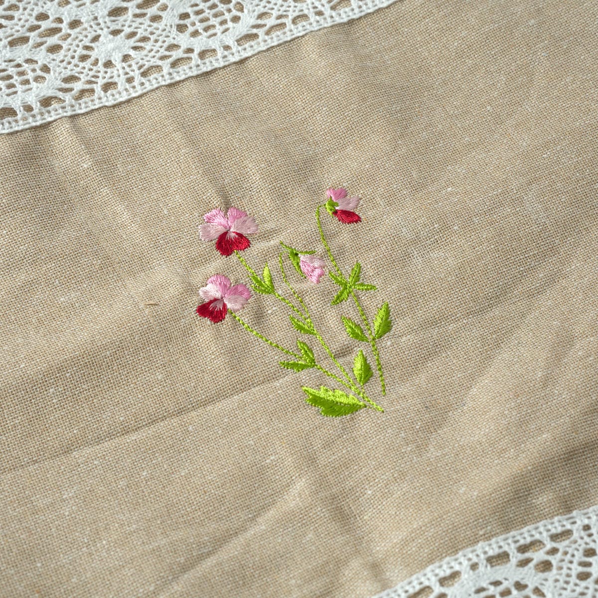 TABLE LINEN 1